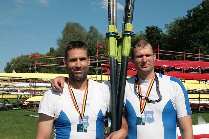 Kjell Lübbert (li) und Thomas Schulz, Masters-Weltmeister im Doppelzweier.
